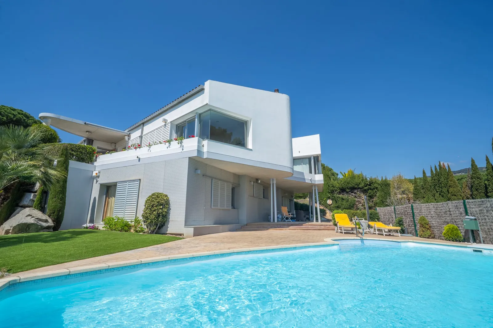 INMOBILIARIAS — RAW03891 HDR