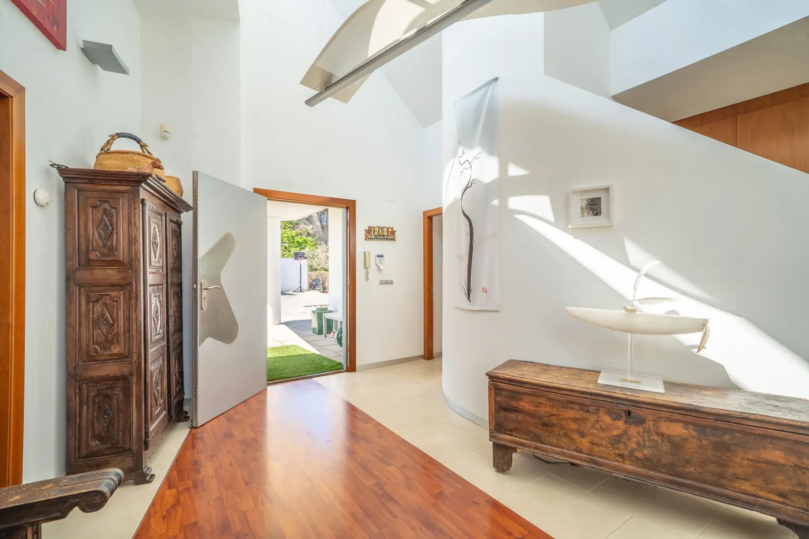 INMOBILIARIAS — RAW03987 HDR