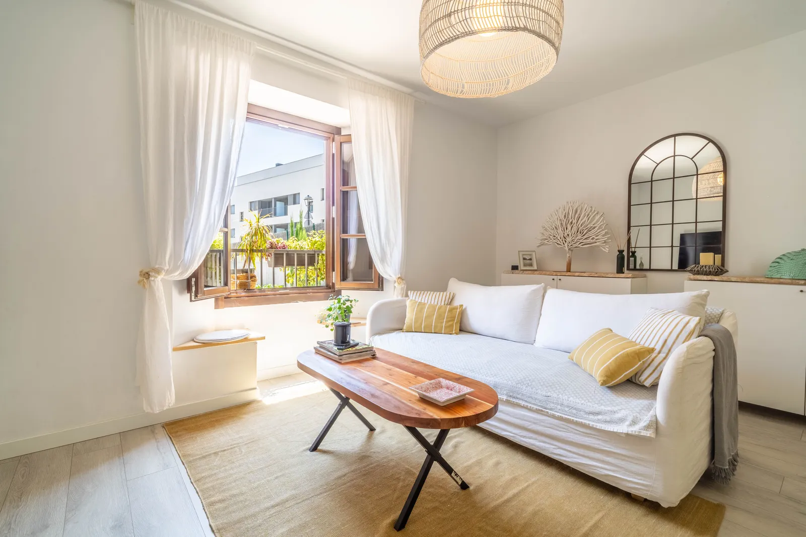 INMOBILIARIAS — RAW5870 HDR