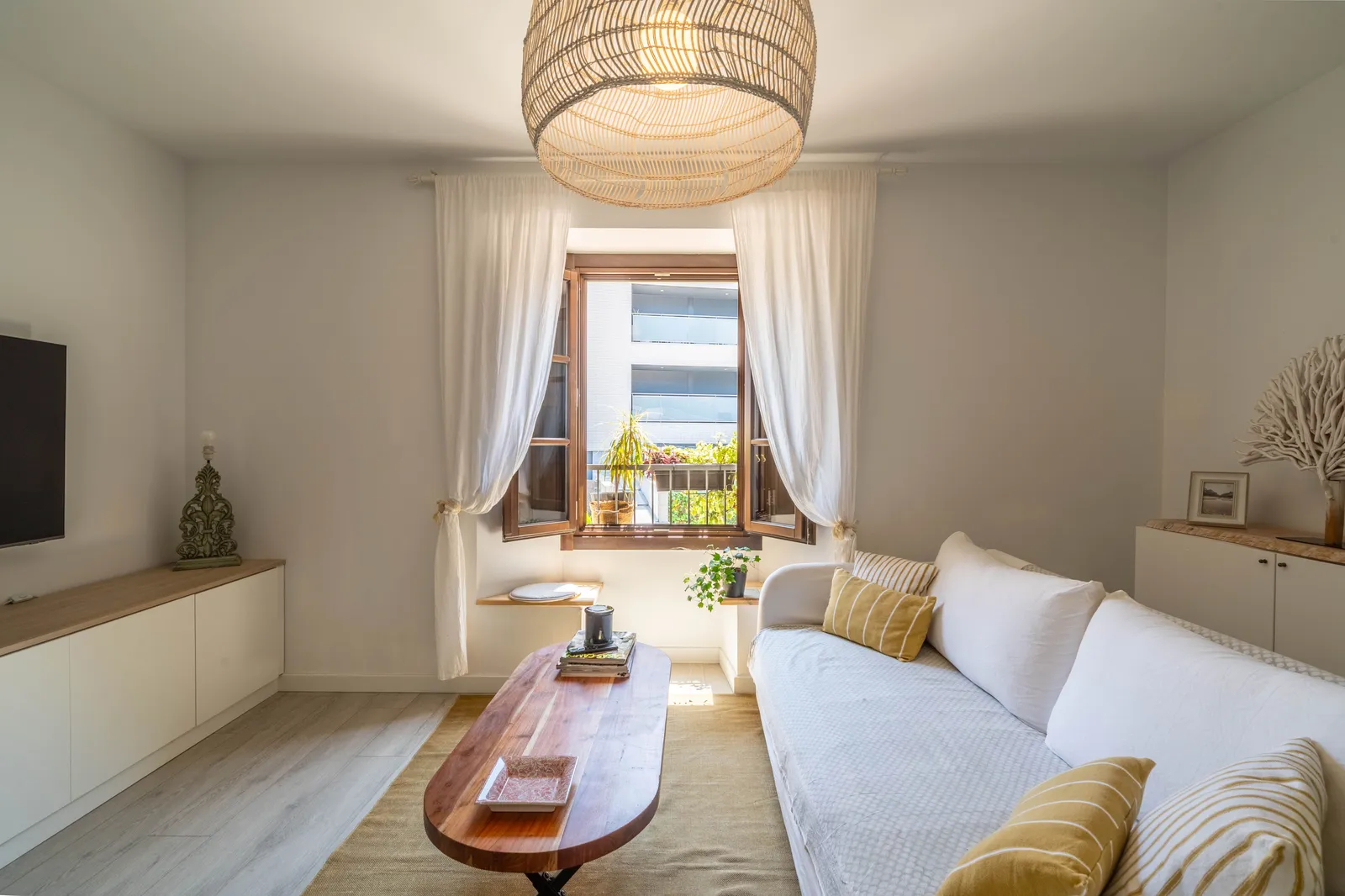 INMOBILIARIAS — RAW5873 HDR