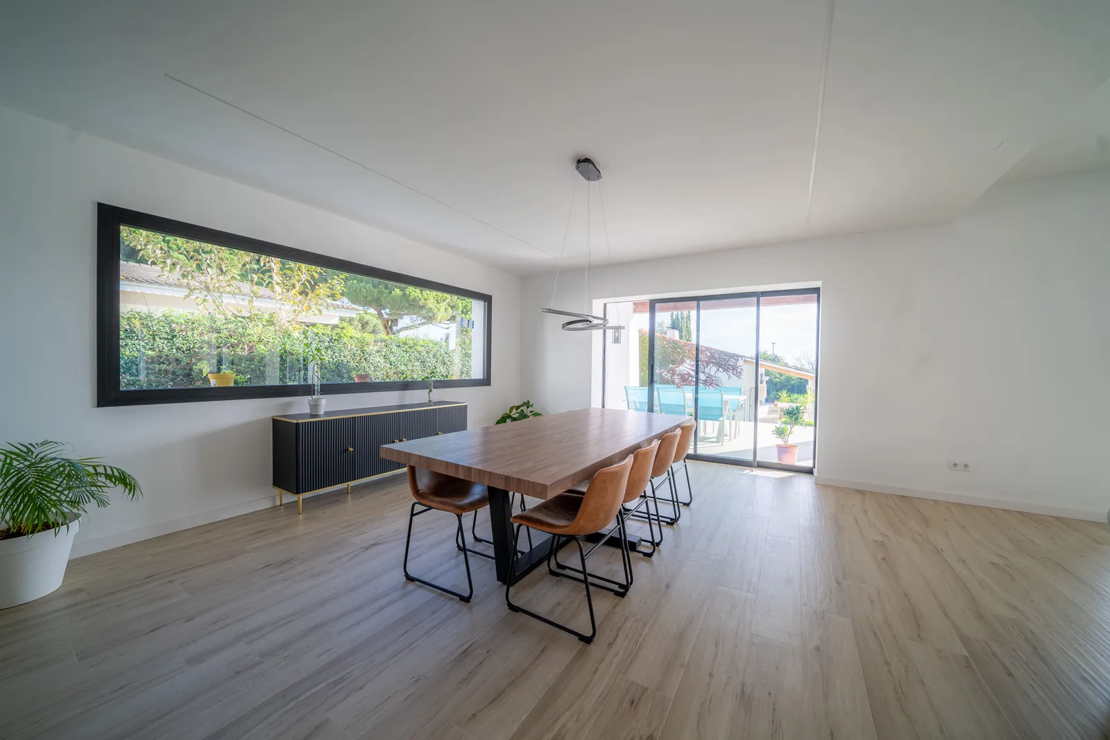 INMOBILIARIAS — RAW8319 HDR