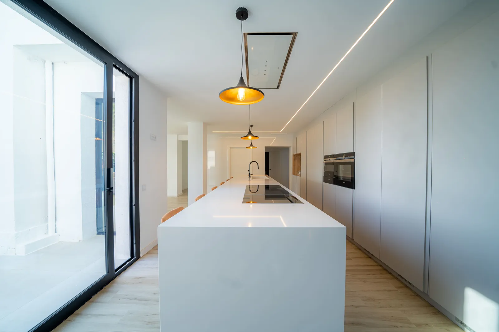 INMOBILIARIAS — RAW8329 HDR