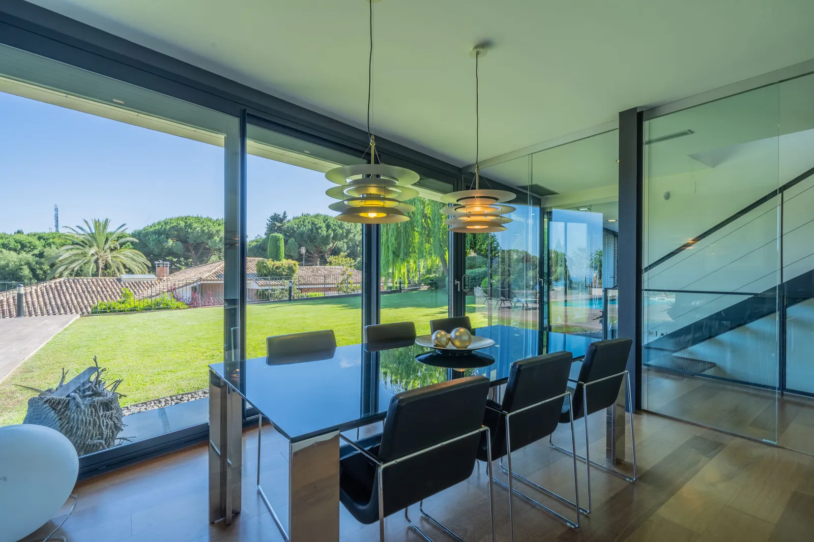 INMOBILIARIAS — RAW8692 HDR